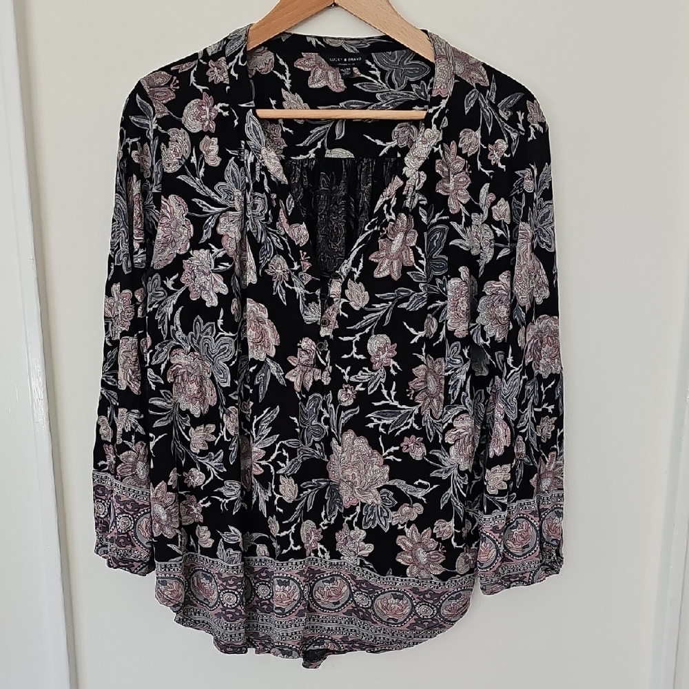 Black Floral V-Neck Women's Blouse - Pink & White Pattern